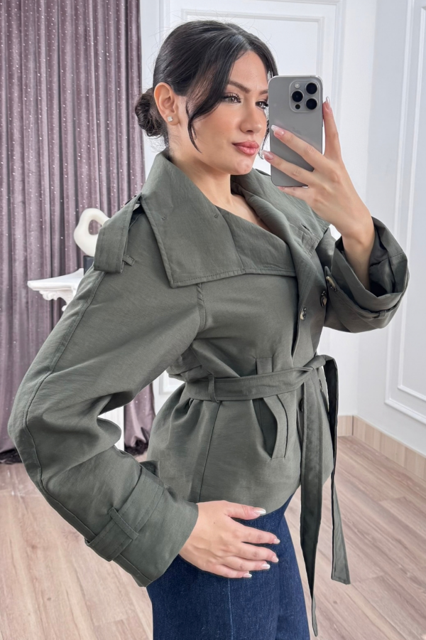 Dik Yaka Reglan Kol Kısa Trençkot – 8646