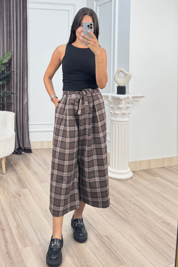 ROVENA – Ekose Desenli Kuşaklı Kısa Pantolon 30435 ROVENA – Ekose Desenli Kuşaklı Kısa Pantolon 30435