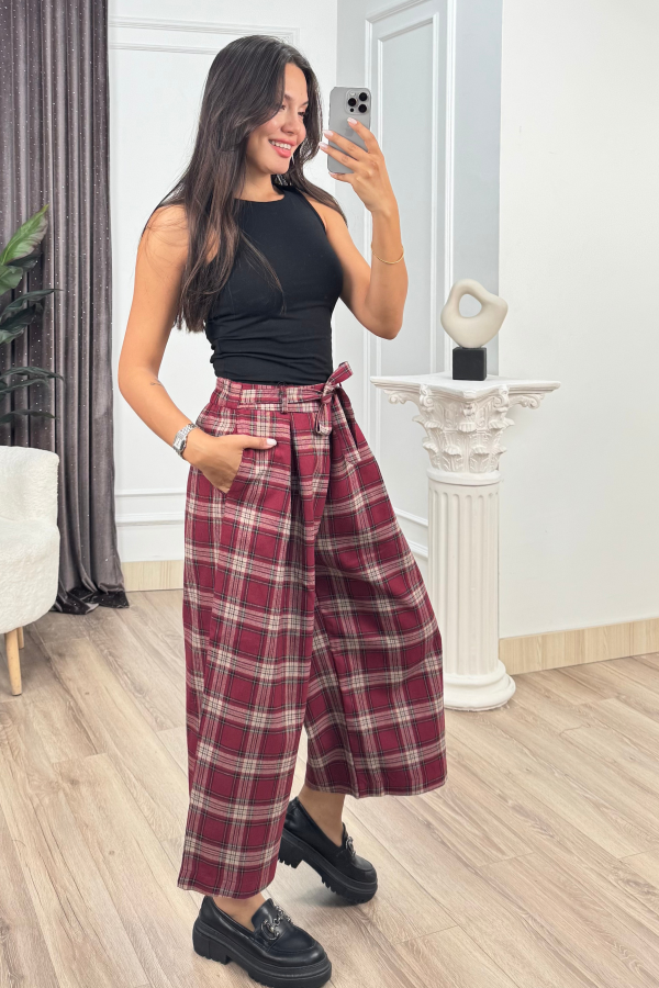 ROVENA – Ekose Desenli Kuşaklı Kısa Pantolon 30435 ROVENA – Ekose Desenli Kuşaklı Kısa Pantolon 30435