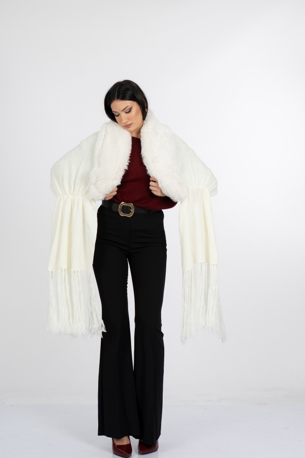 Yaka Kürk Peluş Deataylı Triko Şal 23705 STD Yaka Kürk Peluş Deataylı Triko Şal 23705 STD