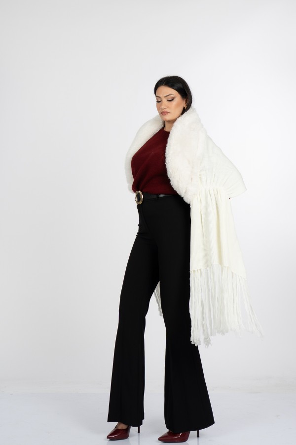 Yaka Kürk Peluş Deataylı Triko Şal 23705 STD Yaka Kürk Peluş Deataylı Triko Şal 23705 STD